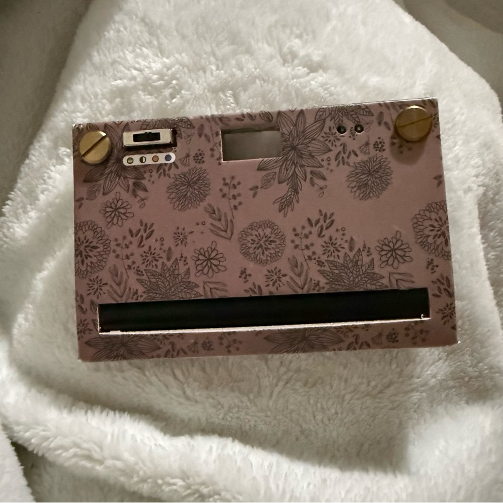 Papershoot Camera 16MP - Picture 2 of 4